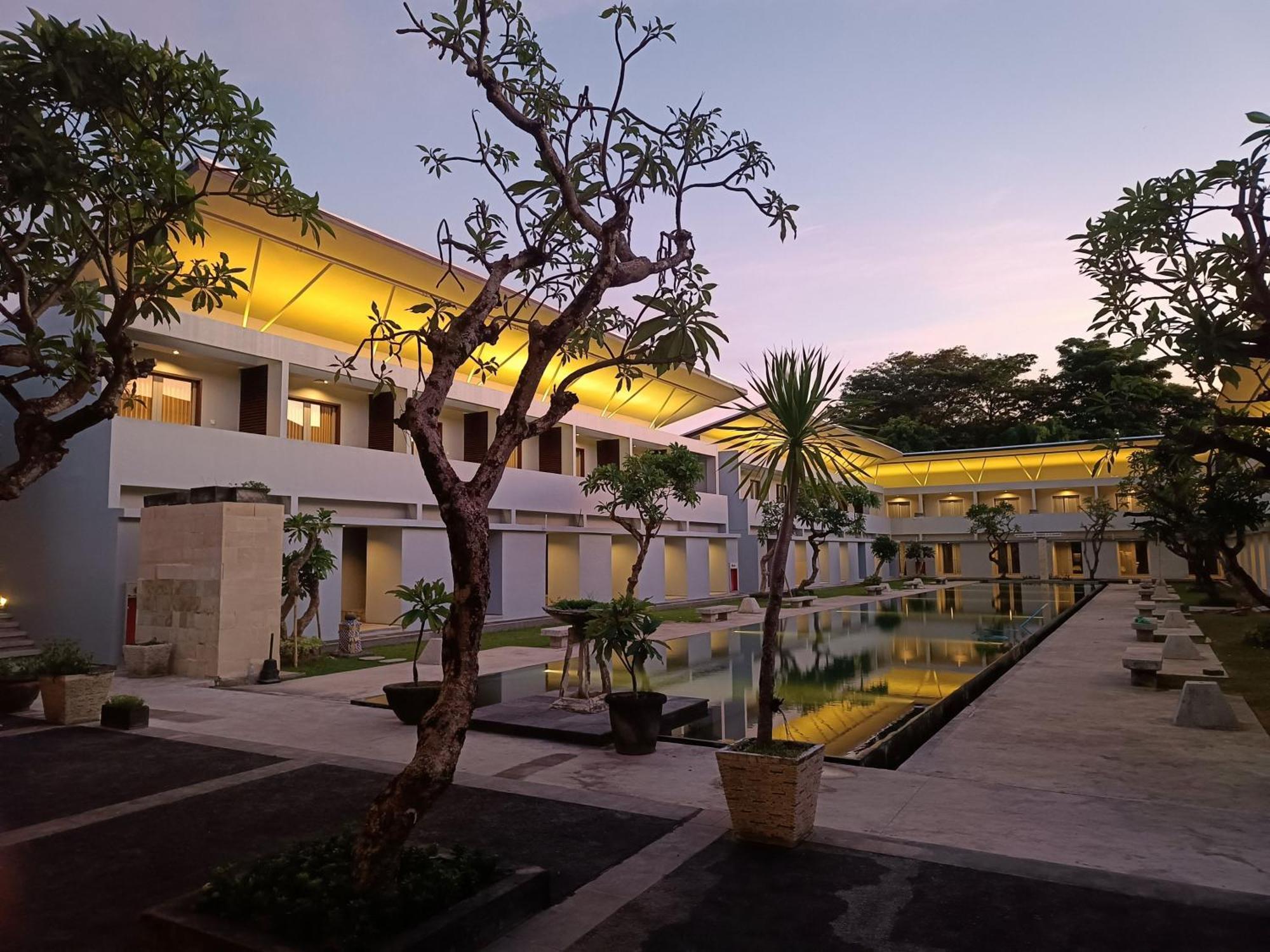 Hotel Kuta Living By Kamara Zewnętrze zdjęcie